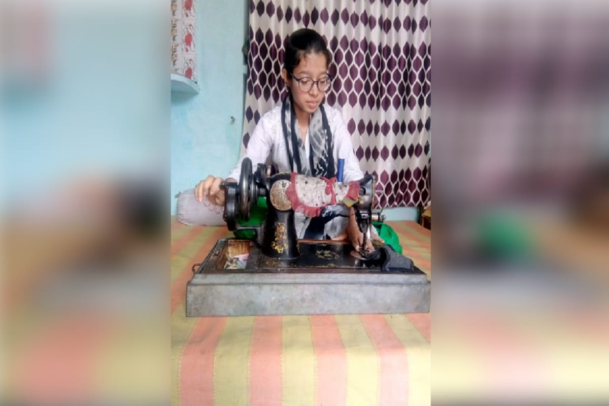 Corona Virus, 11 girl students of Shamli have started a campaign to make masks after PM Modi's appeal