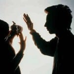 घरेलू हिंसा की जड़ें हमारे समाज और परिवार में बहुत गहराई तक जमीं हैं