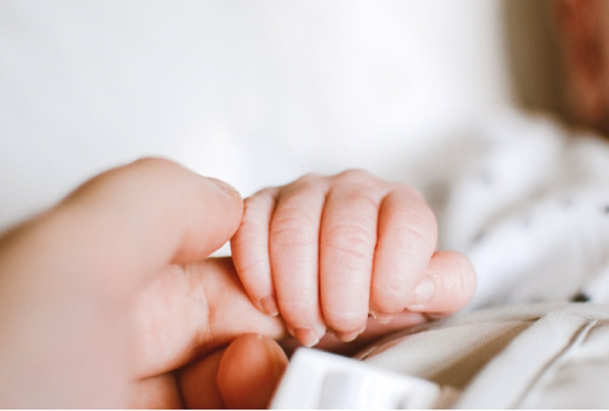 One and half month old baby died of corona infection in Delhi