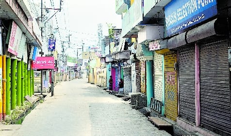 Bareilly: The villagers of Seal area had stolen the house of Corona infected