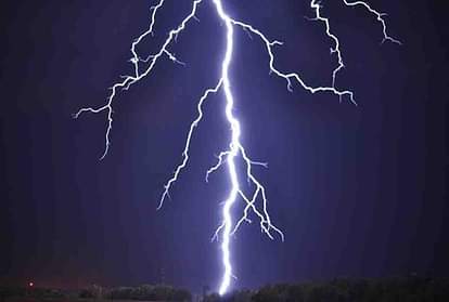 Two farmers died due to lightning, one scorched