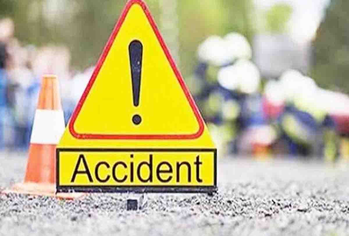 Road accident in Fatehpur, father and son died