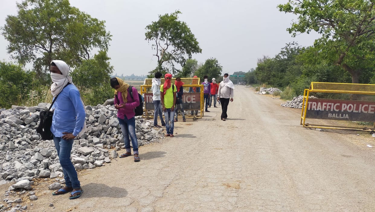 Workers are forced to walk due to lack of food and rent