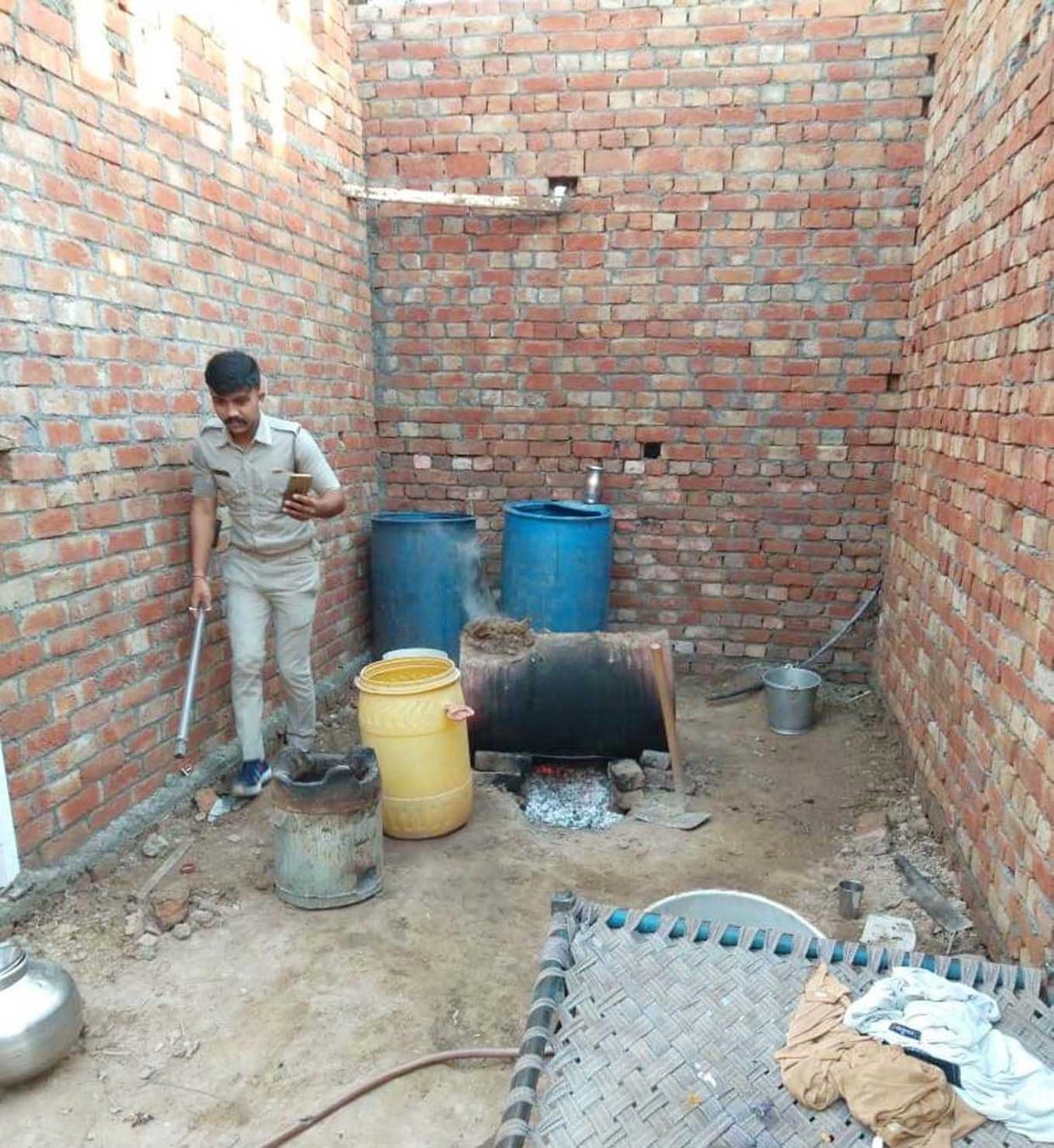 iilegal liquor factory caught