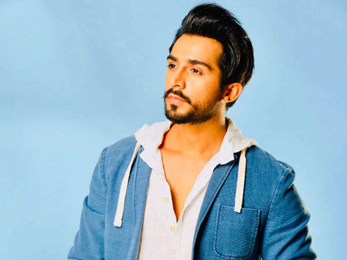 These Bollywood Stars got into a big trouble During lockdown CoronaVirus