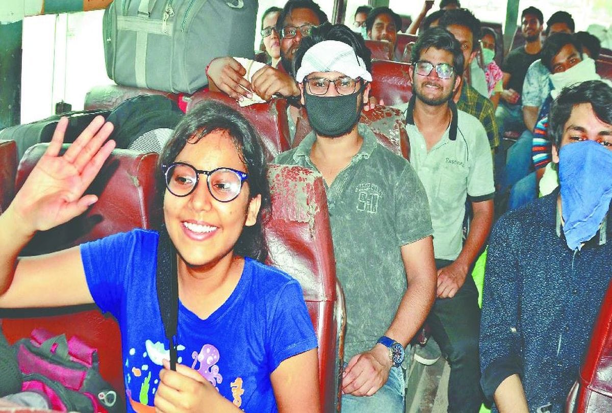 kota return students leave for their city from agra in lockdown