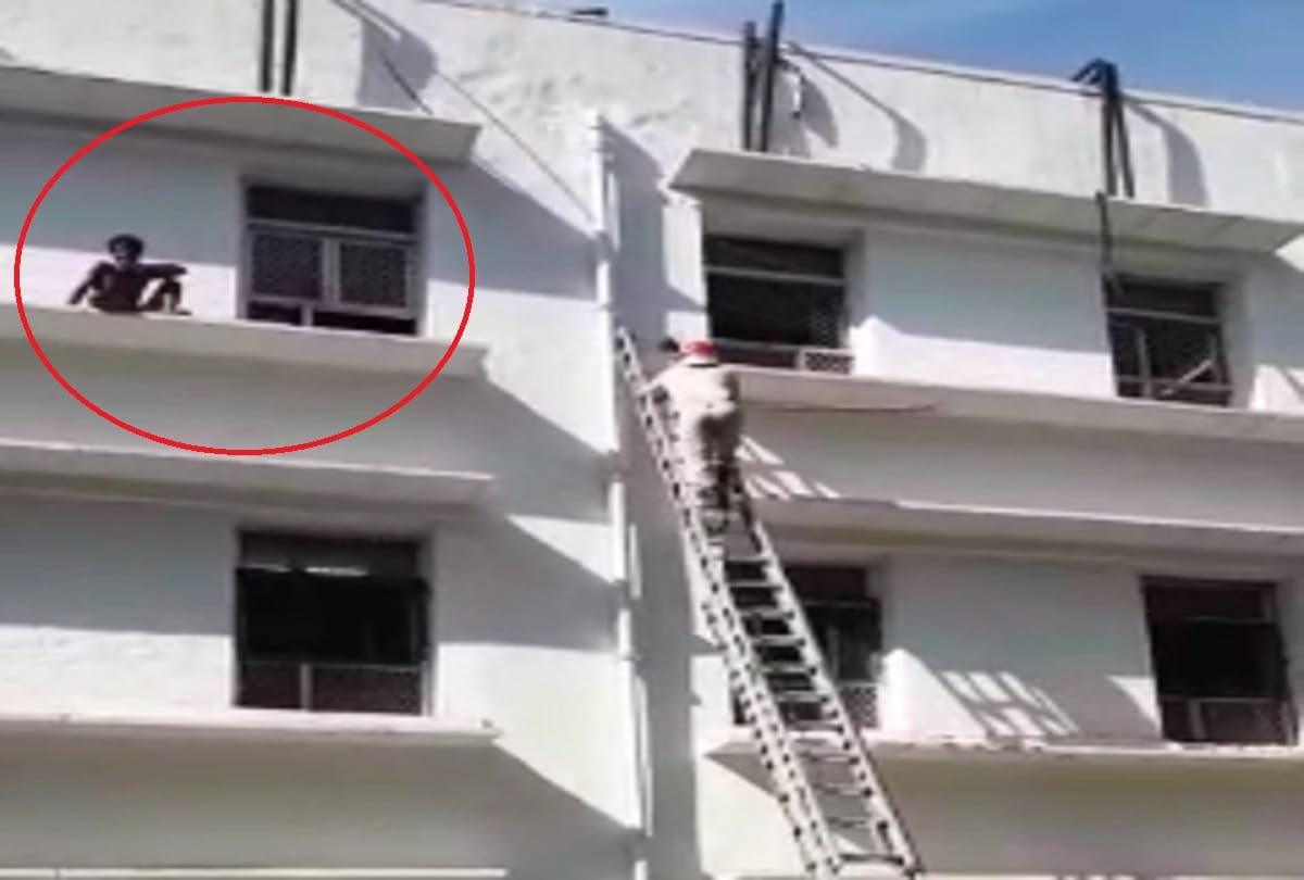 patient tries to suicide in delhi safdarjung hospital  tells everyone he is corona positive