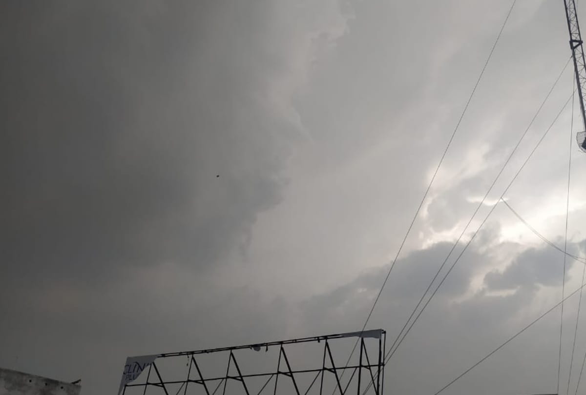 heavy rain start in Gorakhpur weather change