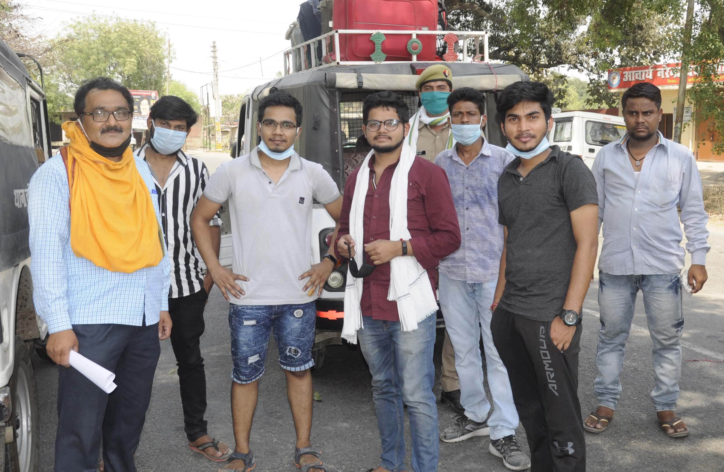 CoronaVirus: Students trapped in Keta reach home, kisses the earth, tears of joy spill