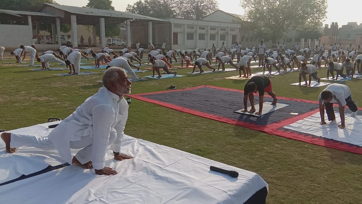 Information given to the rescue workers from Corona, practiced yoga