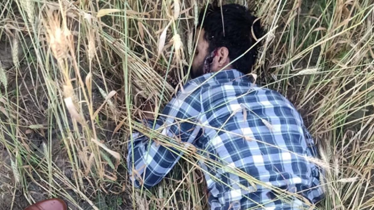 man shot dead in meerut, dead body founf in a farm