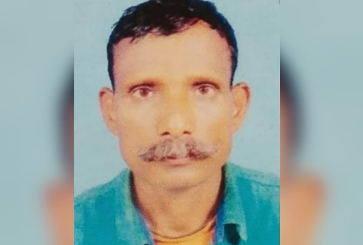 Men Dead body found in forest at Maharajganj
