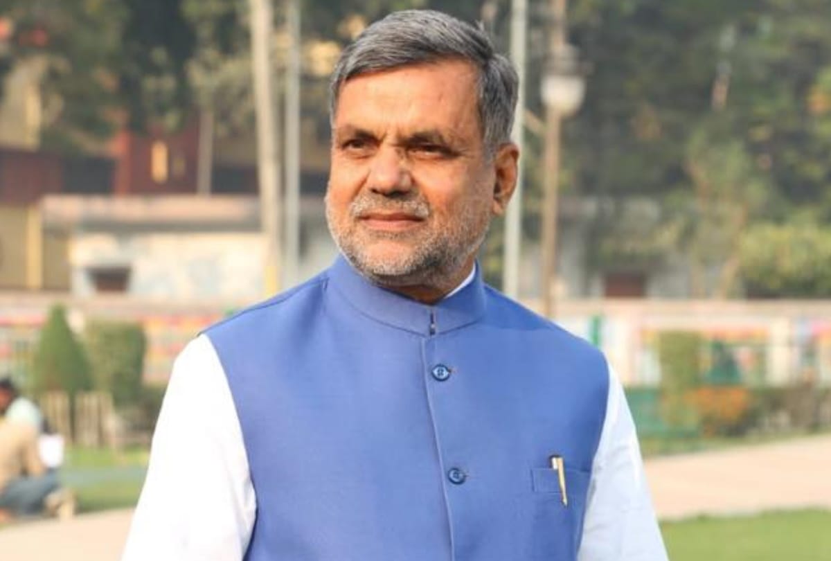 BJP MLC Devendra Singh car accident in Basti