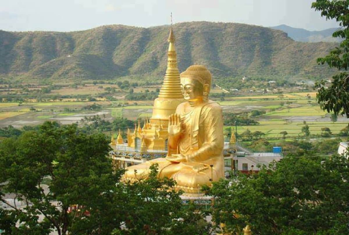 2600 years old Shwedagon Pagoda or Golden Pagoda the most sacred Buddhist pagoda in Myanmar