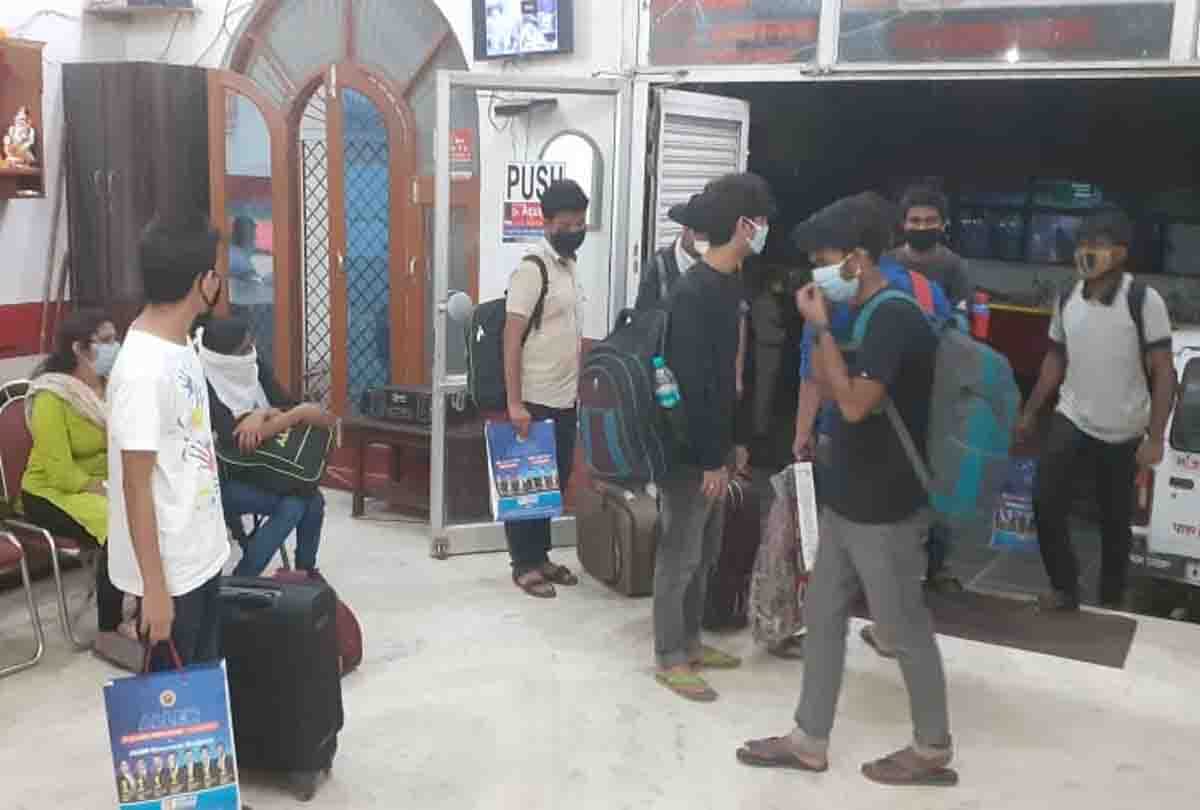 435 students from 7 districts including Kanpur returned to their cities during lockdown