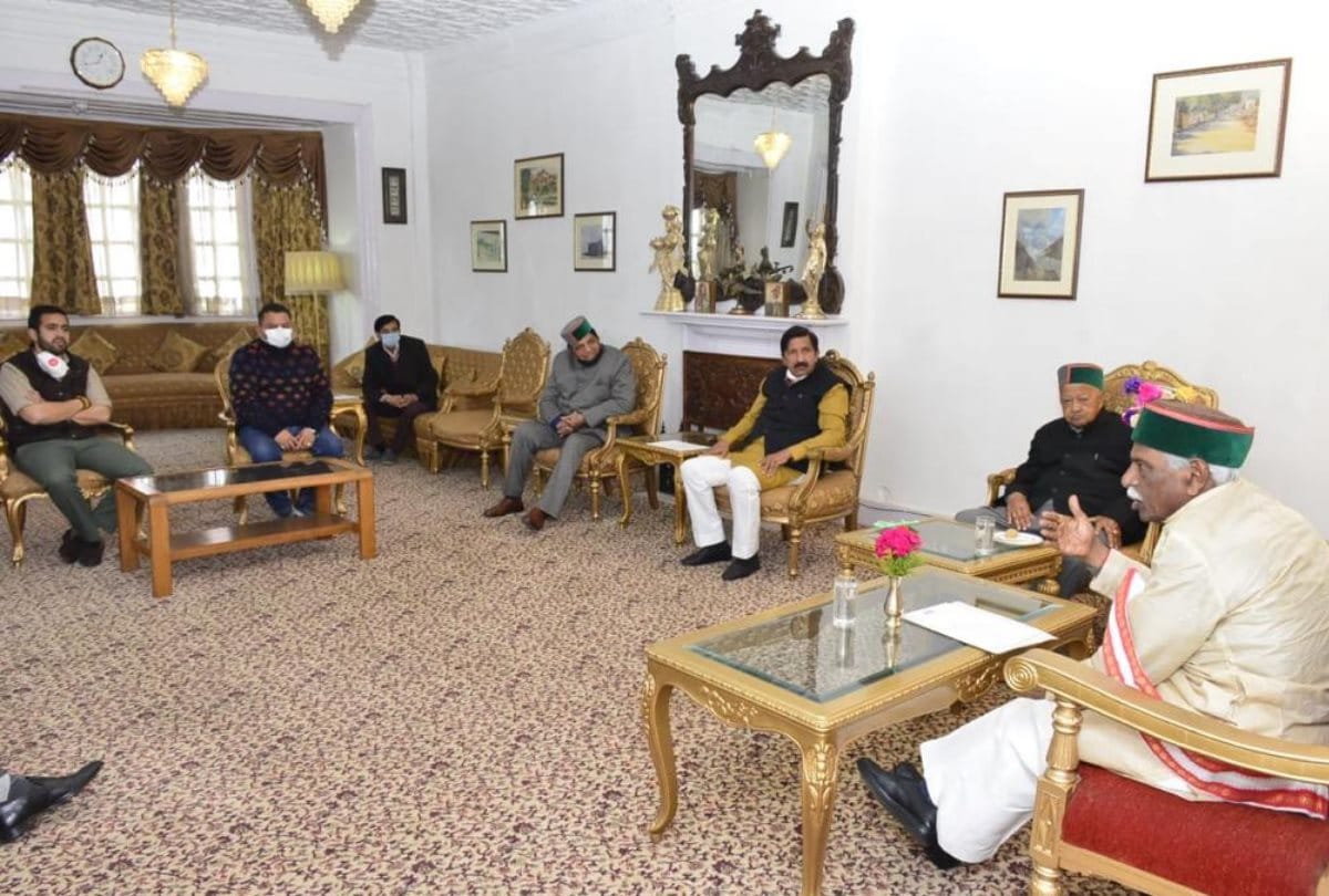 congress mla meets governor bandaru dattatreya in himachal pradesh