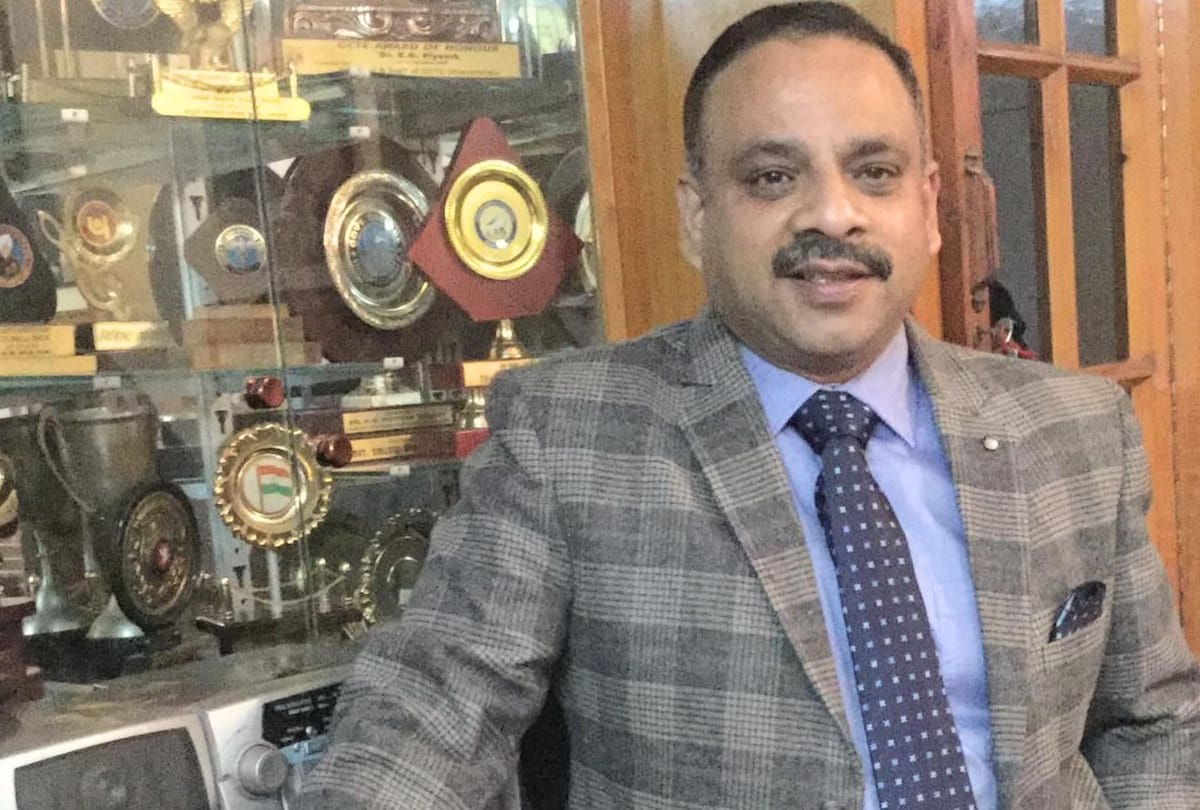 corona warriors Dr rajesh guleri did not go to home from last 40 days chamba himachal pradesh