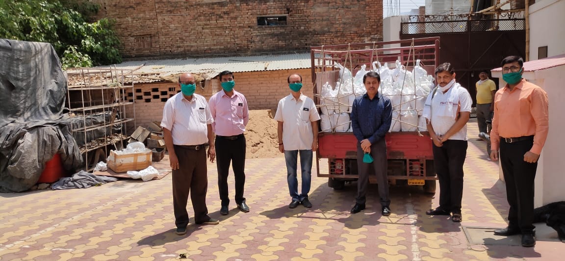 Bankers provided relief by distributing rationsBankers provided relief by distributing rations