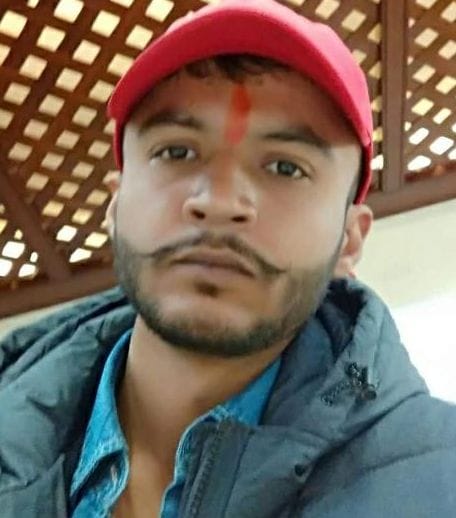 an youngman come out of the jail in the matter of loot and stolen, shoot him