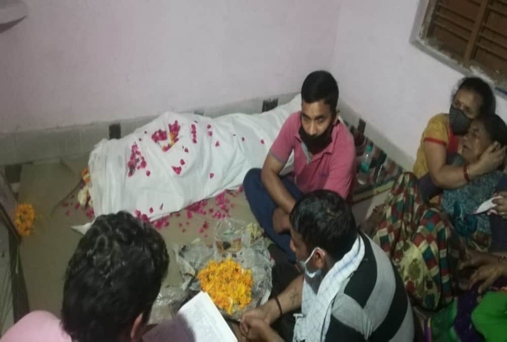 Cm yogi adityanath father Anand Singh Bisht Dead Body Reached in his Village Uttarakahnd