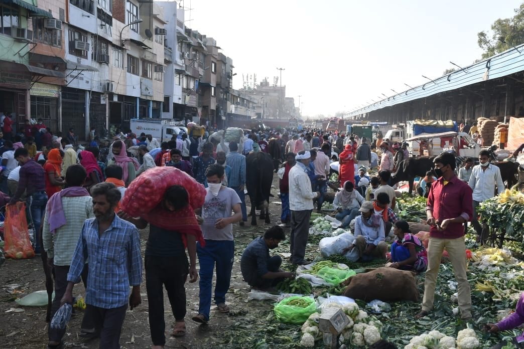 90 percent trade stalled in Azadpur mandi due to Corona
