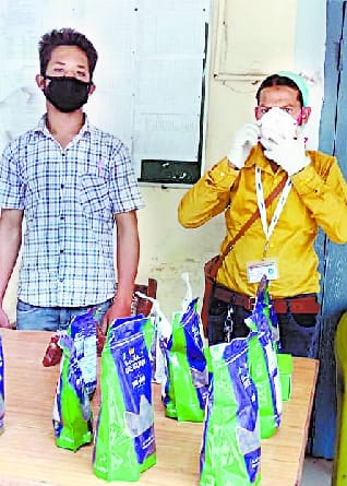 Date palm and glasses were sold under the cover of masks, arrested