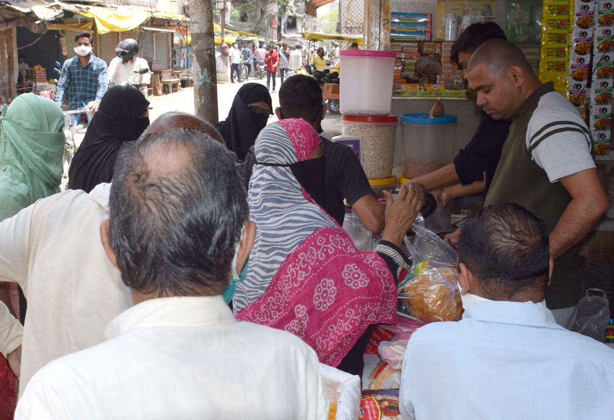 Shopkeepers who do not install masks will be closed shop