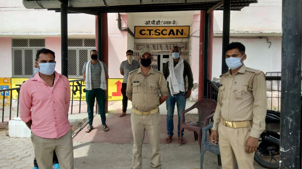 Investigation of policemen bringing students from Kota
