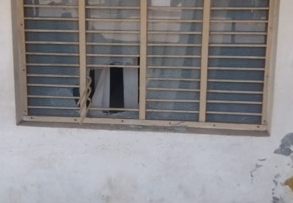steel cut, crack mirror of the window i bank and theften