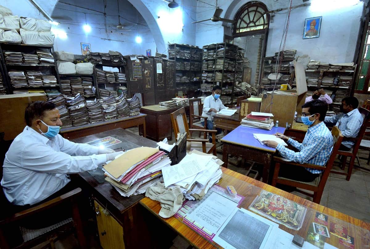 Prayagraj: Office opened after four weeks, every room, the budget files of the last financial year were repaired