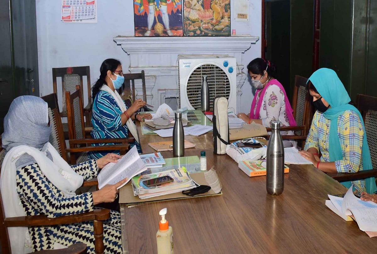 Prayagraj: Office opened after four weeks, every room, the budget files of the last financial year were repaired
