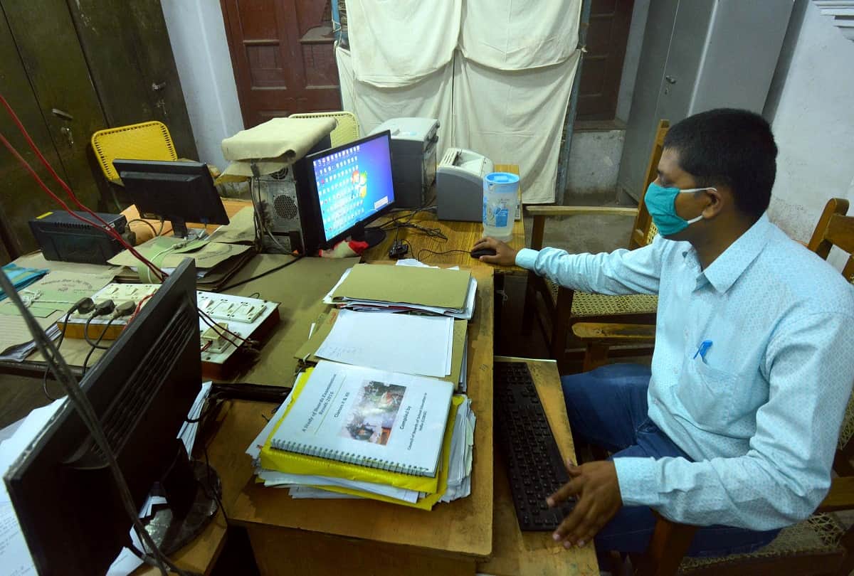 Prayagraj: Office opened after four weeks, every room, the budget files of the last financial year were repaired
