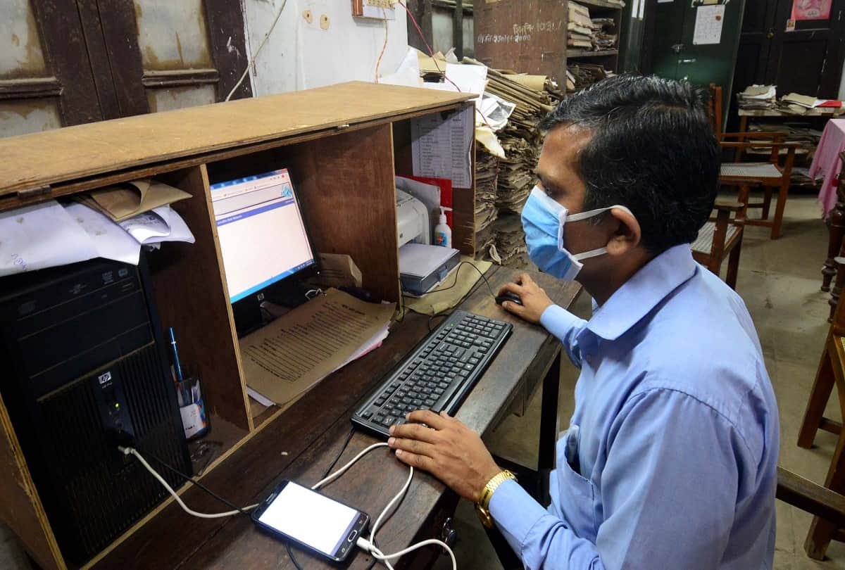 Prayagraj: Office opened after four weeks, every room, the budget files of the last financial year were repaired