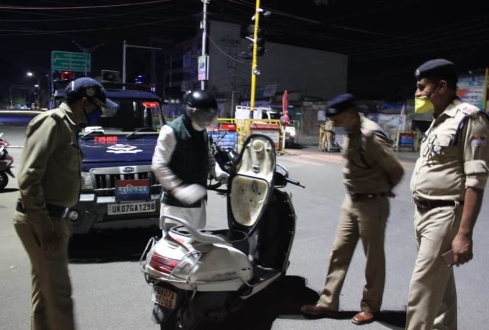 Lockdown in Uttarakhand: Dehradun Mayor Sunil Uniyal Gama go in city for inspection in midnight, photos