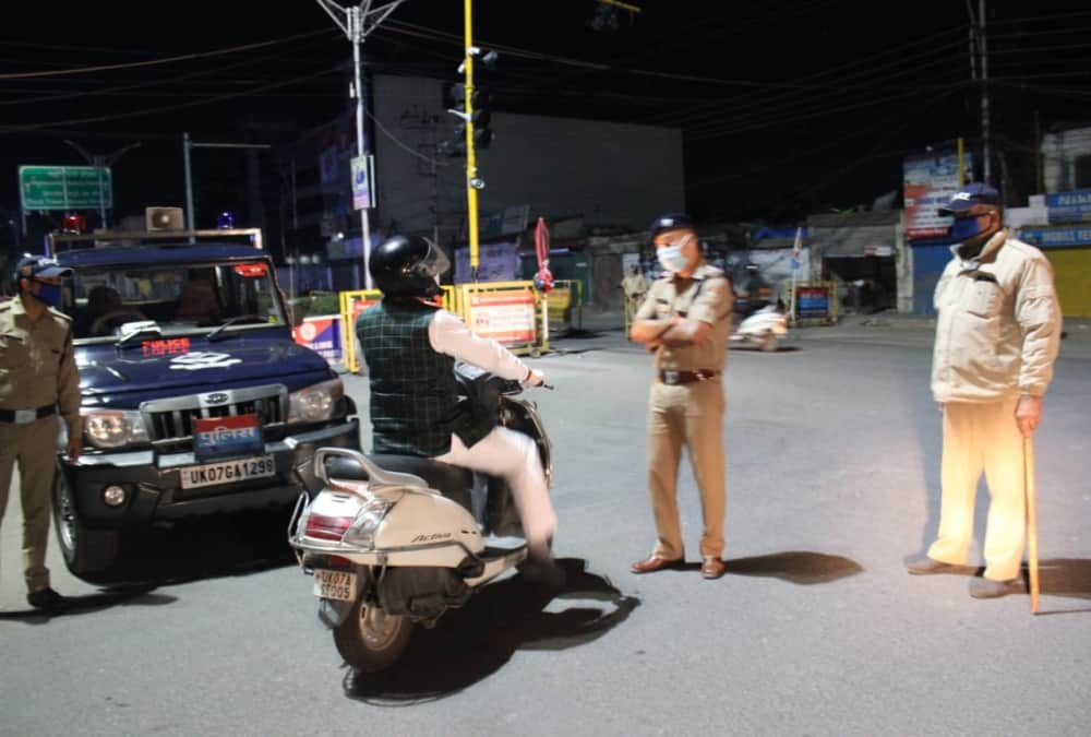 Lockdown in Uttarakhand: Dehradun Mayor Sunil Uniyal Gama go in city for inspection in midnight, photos