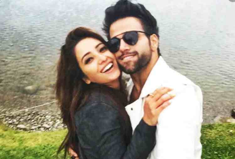Asha Negi And Rithvik Dhanjani in pavitra rishta actor share post on breakup