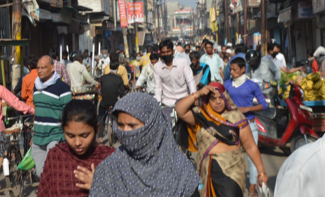 Hathras: Crowd in markets during relaxation in lockdown period