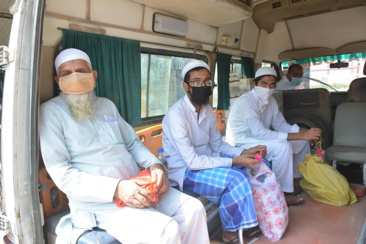 Year Ender 2020: Year passed waiting for corona vaccine 349 people broke from corona in Varanasi