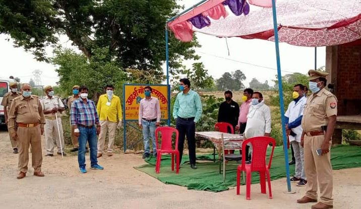 paanch din baad bhee bahaadurapur gaanv mein nahin hua raashan vitaran