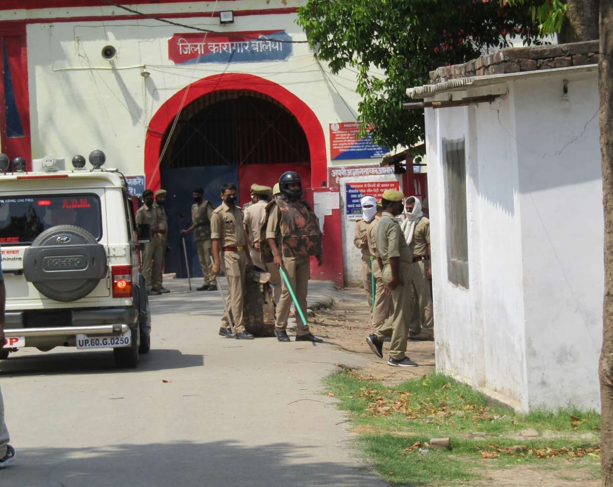Detainees hurled stones, doctors and deputy jailer injured in district jail