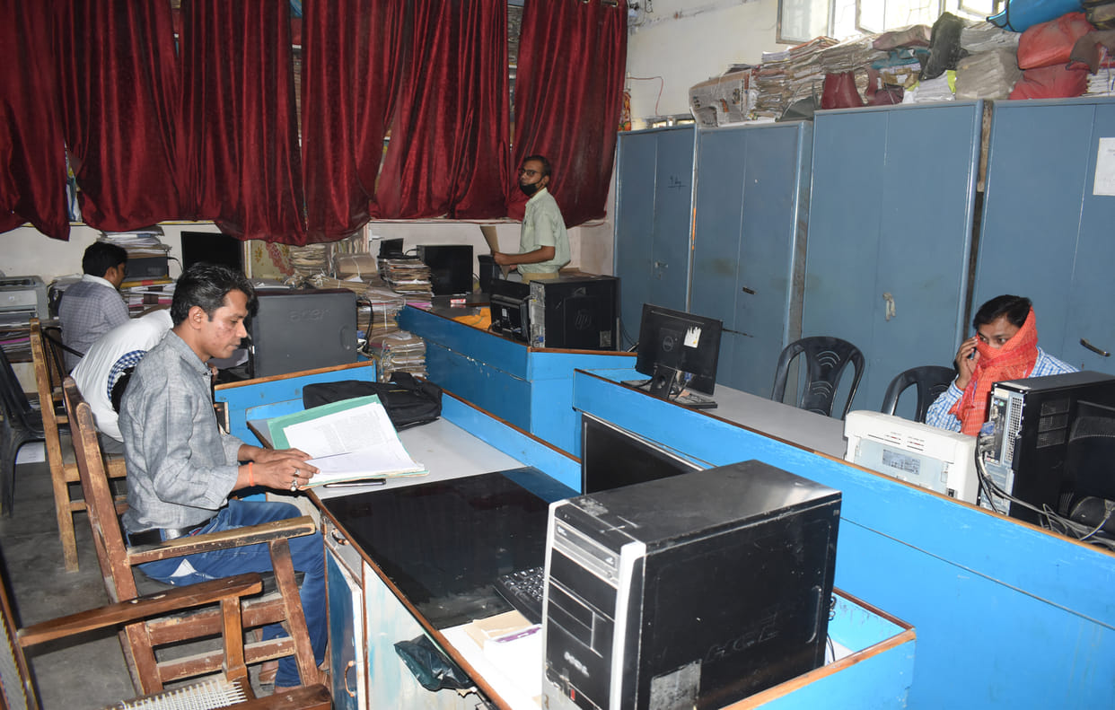 Some government offices open, work started in essential industrial units