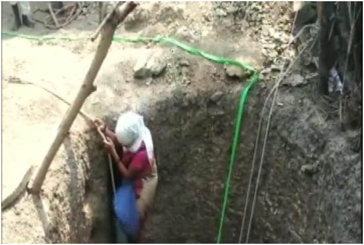 Maharashtra  Home mason dug well in front of house during lockdown