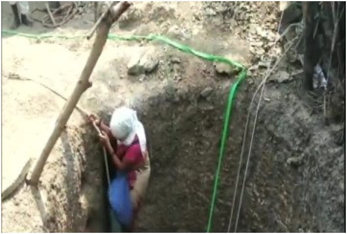 Maharashtra  Home mason dug well in front of house during lockdown