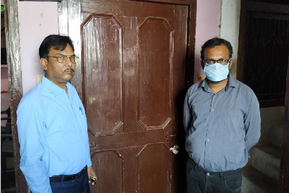 Corona Virus, Illegal PPE kit making factory sealed in Meerut