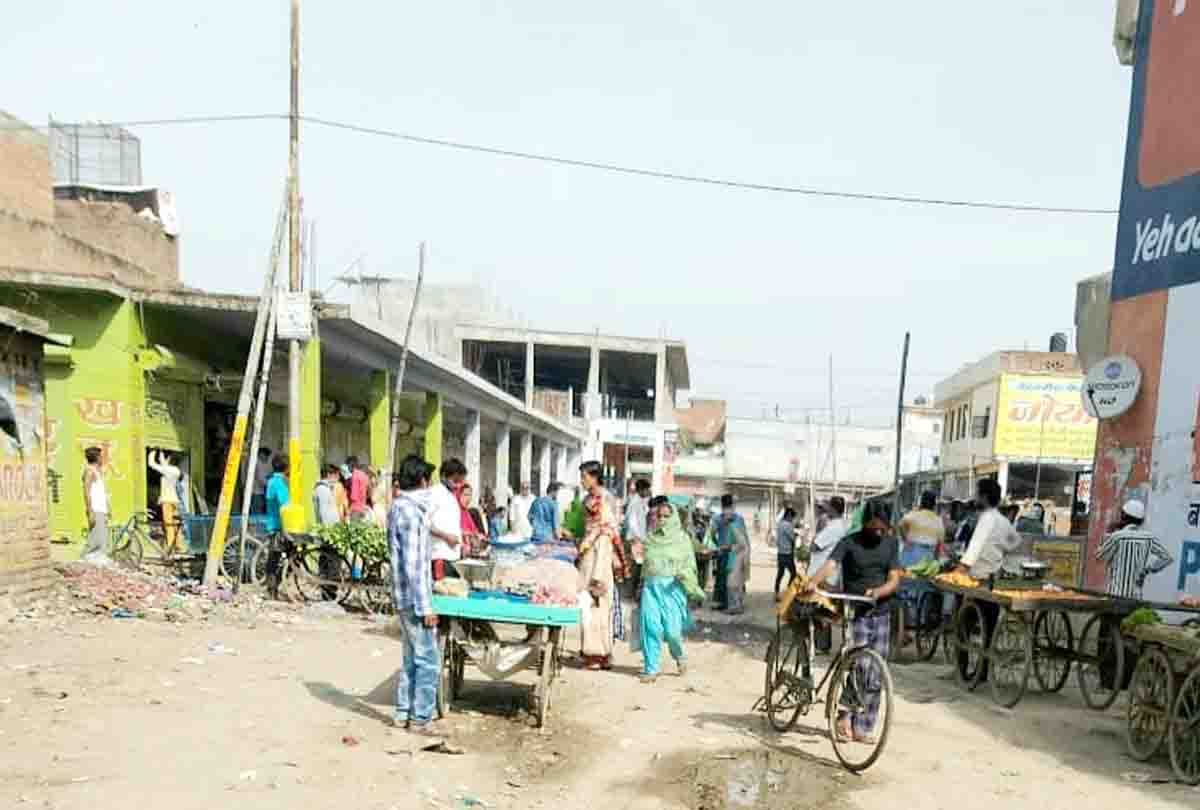 Kanpur Lockdown: Lockdown not being followed in  mohallas of city