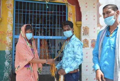 love couple marriage between lockdown