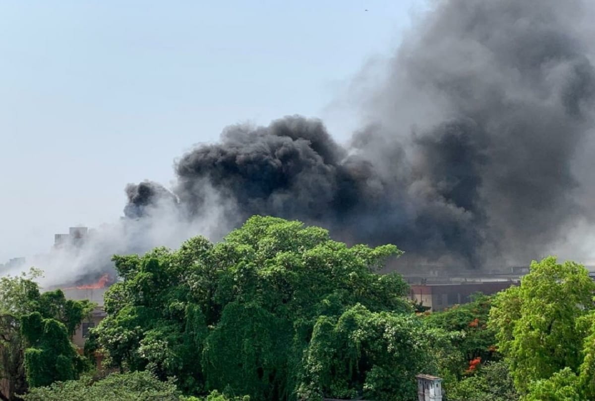 Bihar Patna PMCH Hospital Fire breaks out at Patna Medical College Hospital (PMCH) Emergency Ward
