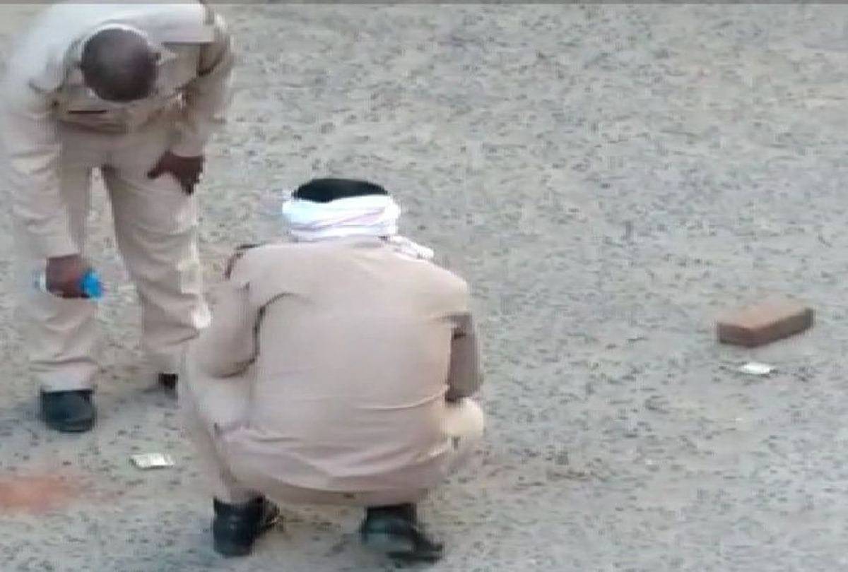 Five Hundred Rupees Found Note Found At Road Police Submit Government Account