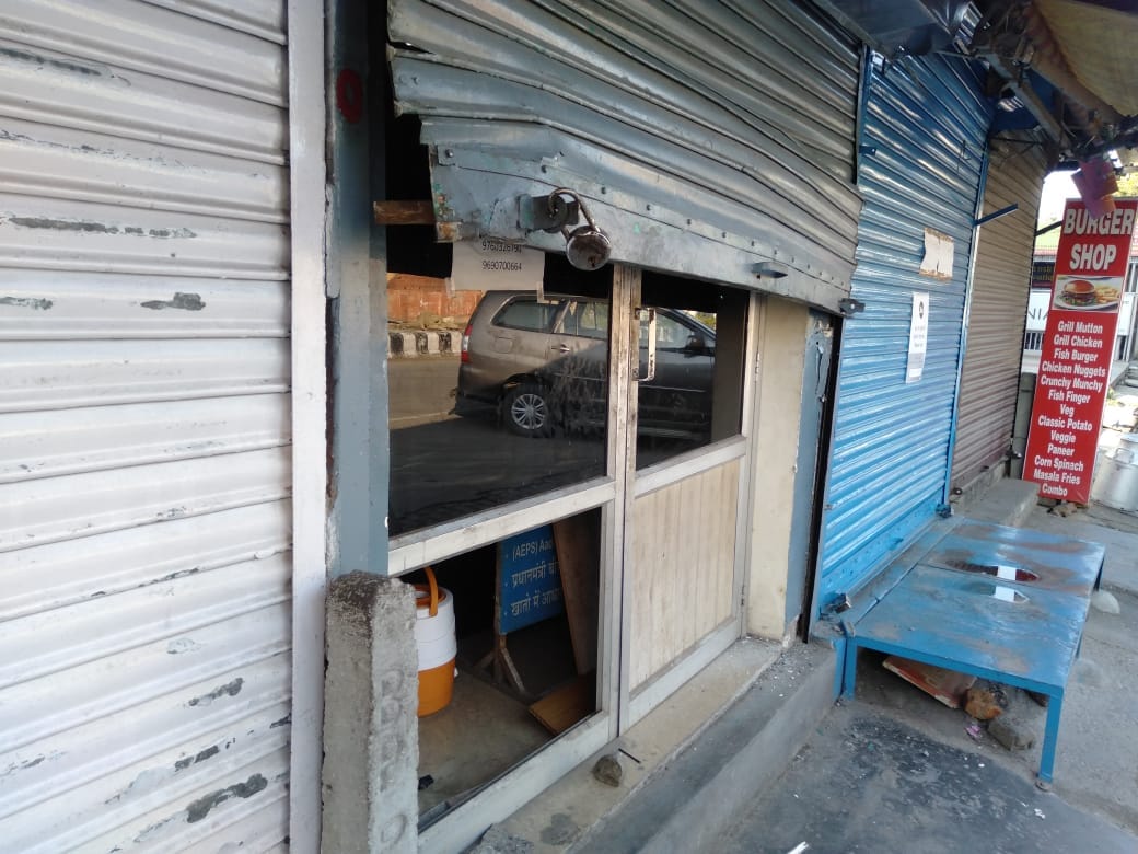 Uttarakhand coronavirus latest news : theft in dehradun