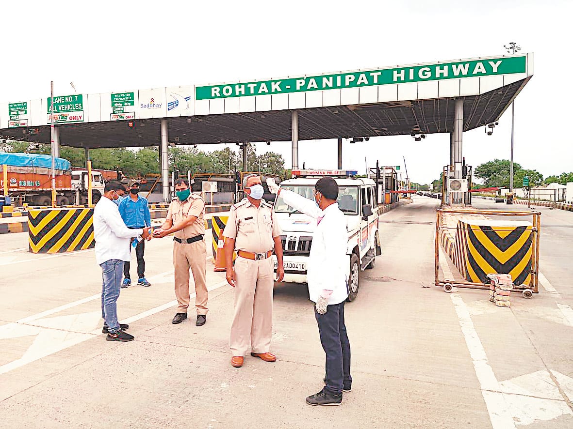toll plaza start, onle one third vhicle corss on toll